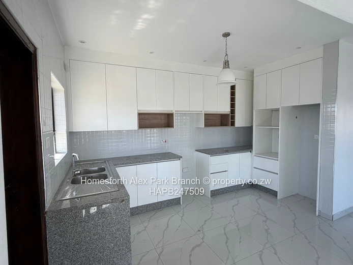 Hatfield Newly Built Cluster House For Sale (Sole Mandate)