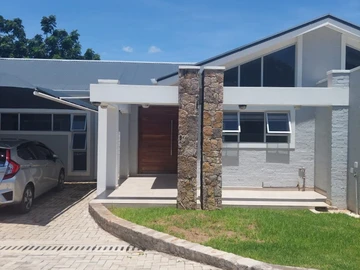 3 Bedroom Flat & Apartment