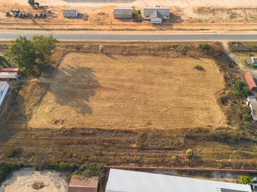 Commercial & Industrial Land