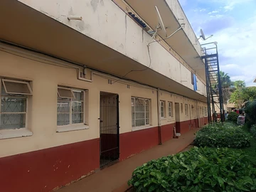 2 Bedroom Flat & Apartment