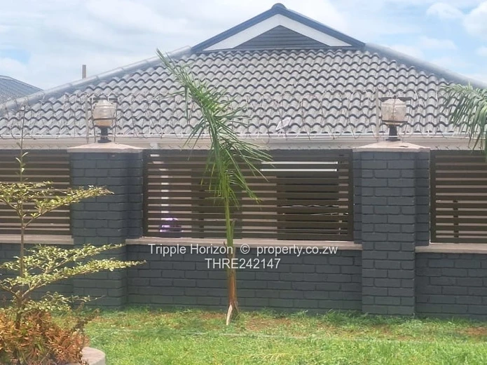 Walled & Gated 5-Bed Home with Borehole in Cold Comfort