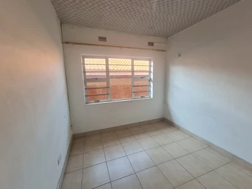 3 Bedroom Flat & Apartment