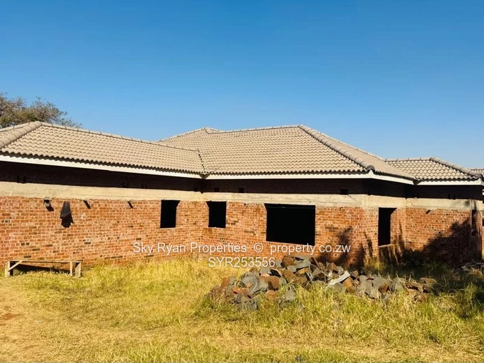 *House For Sale in Bluffhill 