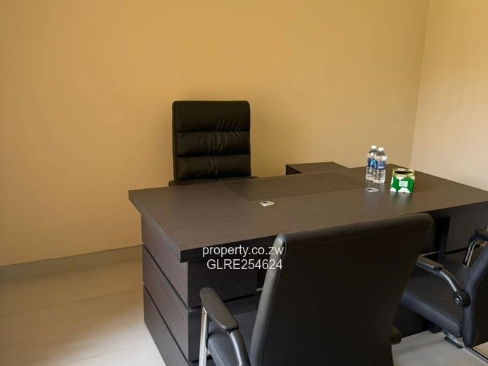 Modern Milton Park Office with Training Room, Pool & Borehole