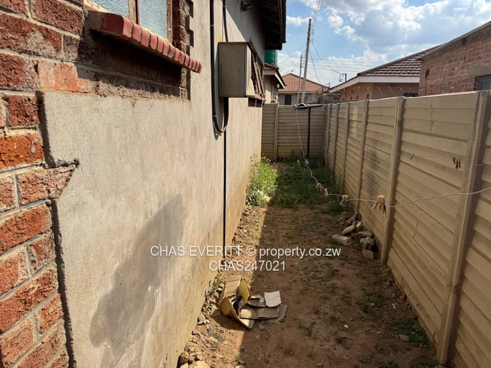 Fidelity 4-Bed Home with Borehole for sale $60k (Sole Mandate)
