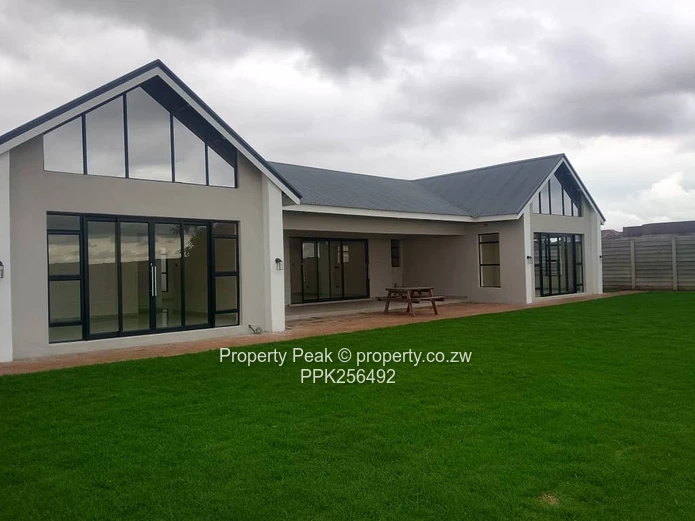 Mount Pleasant Heights: Modern 5-Bed with Expansive Lawn & Borehole