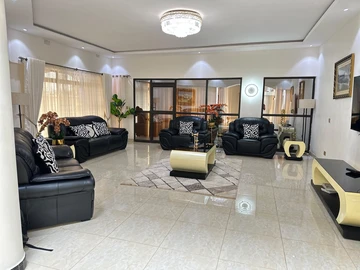 6 Bedroom House