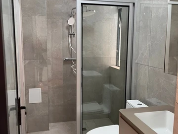 4 Bedroom Flat & Apartment