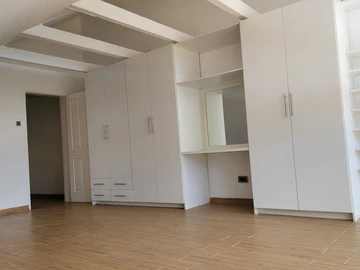 4 Bedroom Flat & Apartment