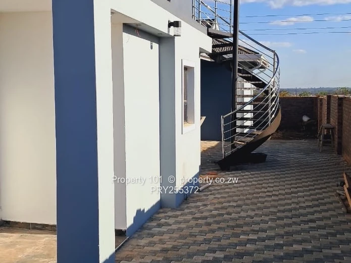 Modern luxury|4BEDROMS| All Ensuites