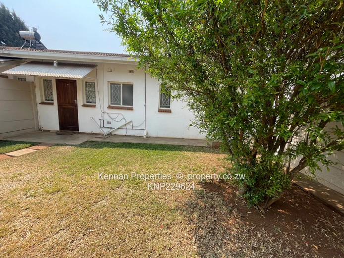 Neat Garden Flat In Quiet Complex