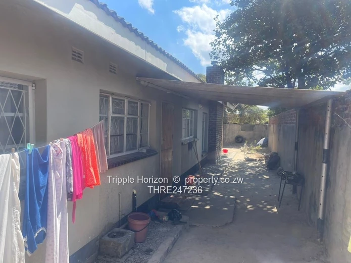 Great Location! New on the market! (Sole Mandate)