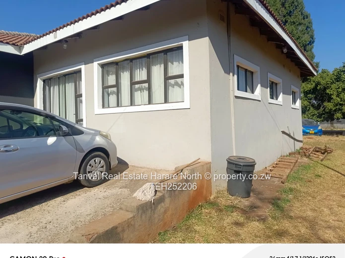 Available for letting bin Borrowdale very close to Borrowdale Academy School is a 2 bedroomed apartm