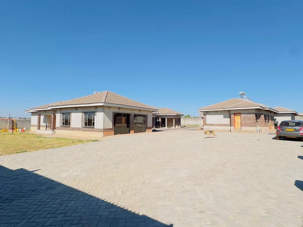 5 Bedroom House
