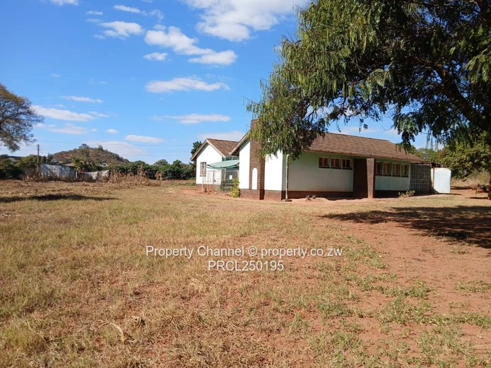 7,350m² Marimba Park Stand — Mature Trees & Existing Dilapidated Home