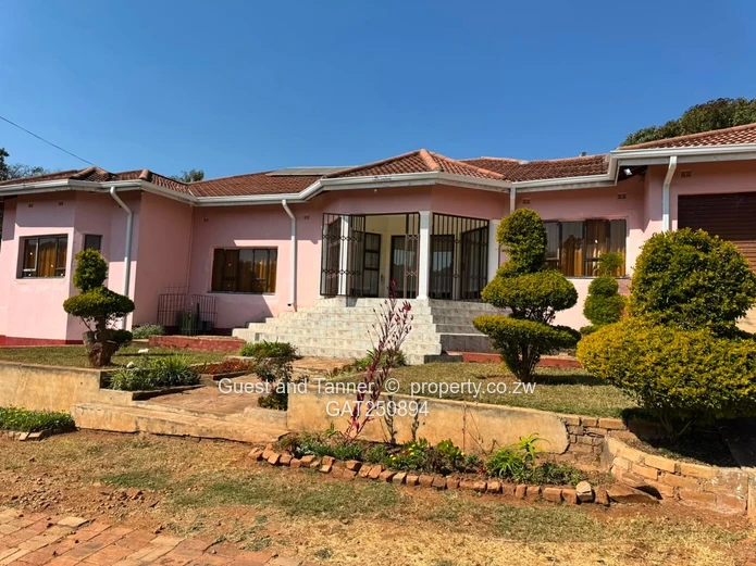 Executive Family Home with Cottage – Quinnington
