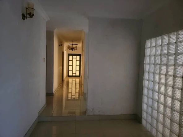 6 Bedroom House