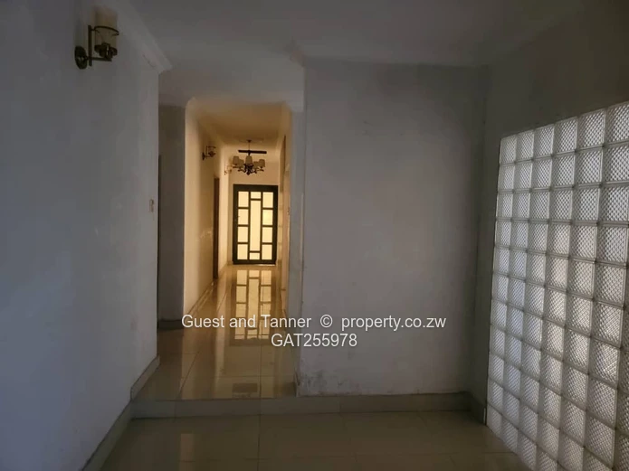 Glen Lorne | Spacious 6-Bedroom Family Home (Sole Mandate)