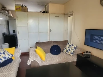2 Bedroom Flat & Apartment