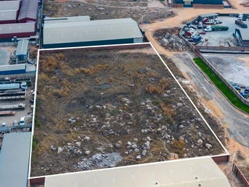 Commercial & Industrial Land