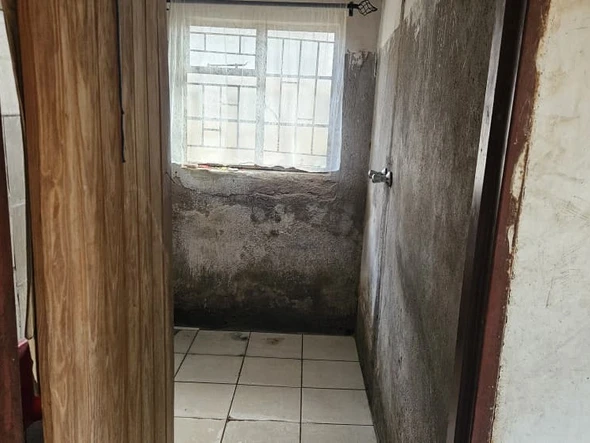 6 Bedroom House