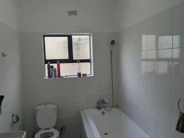 2 Bedroom Flat & Apartment