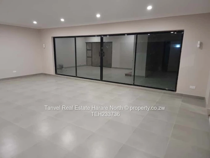 Strathaven House for sale with 3 bedrooms,a tv lounge and sitting lounge, fitted kitchen