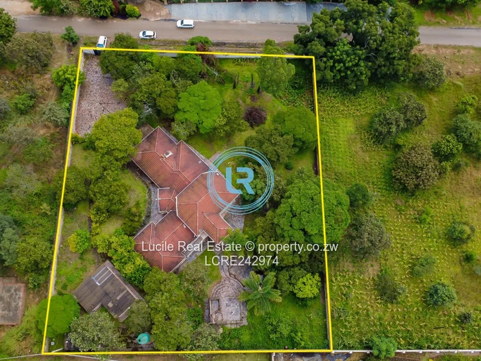 Spacious Modern Home Iin Prestigious Mt Breezes