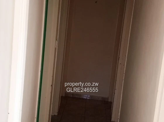 Spacious 3-Bed Solar Home with En Suite in Msasa Park