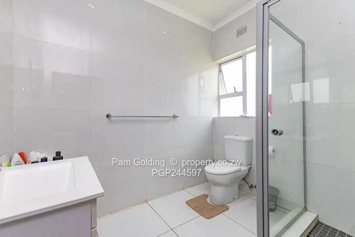 Comfortable And Spacious Living In Well Maintained Complex