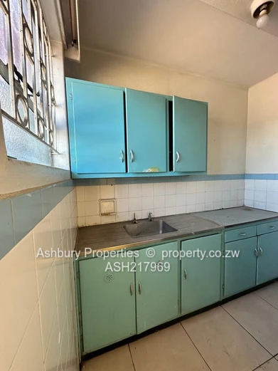 Charming 1-Bedroom Avenues Flat with Borehole – Perfect CBD Living! (Sole Mandate)