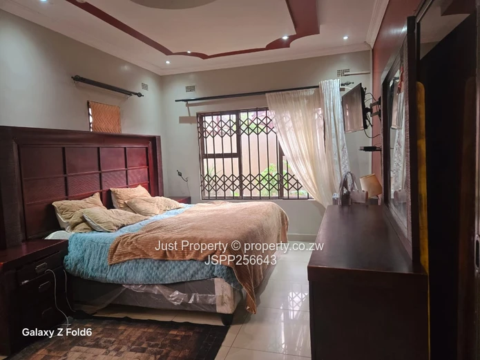 Madokero 4-Bed Home - Fitted Kitchen, Carport & Solar