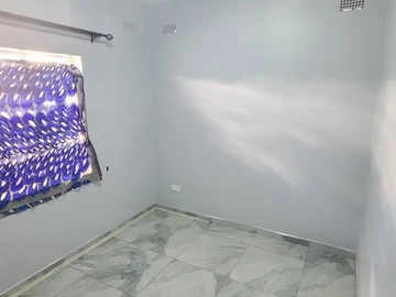 2 Bedroom Flat & Apartment