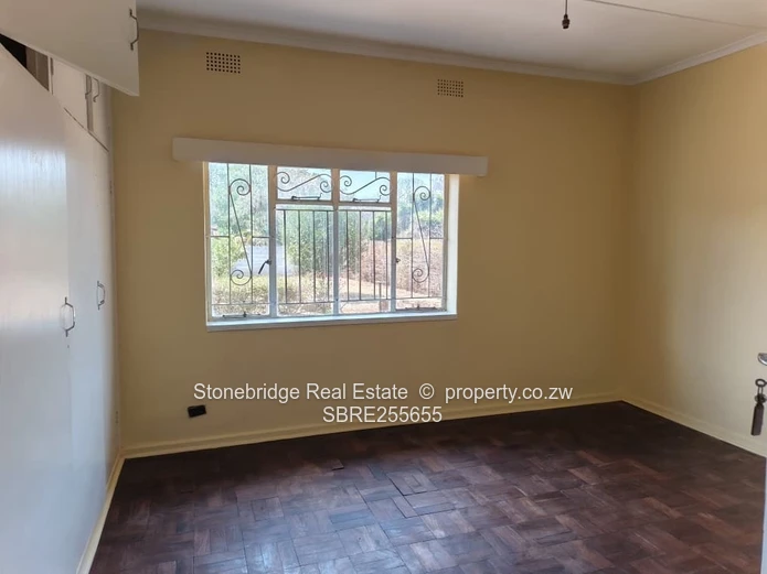 4 Bedroom House in Famona To Rent