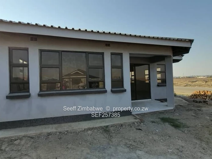 Southview Park: HOUSE FOR SALE - NEAR COMPLETION- 240 m²