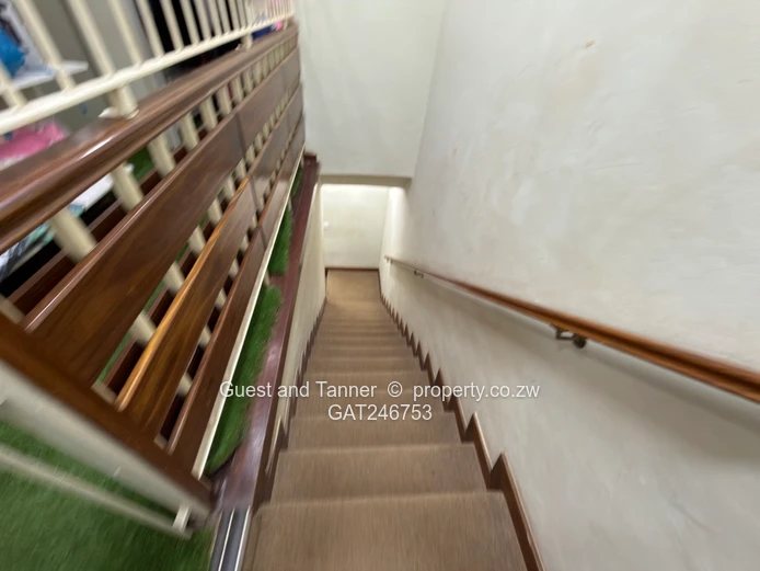 3-Bedroom Flat with Garden & Parking