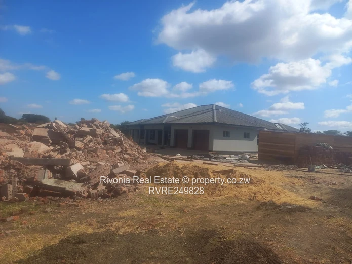 700m² Bluff Hill Stand — Secure, Tarred & Serviced