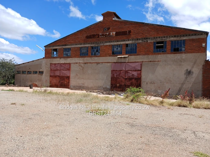 Best Buy! Fully convertible industrial complex ( former tannery)