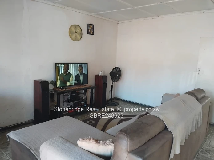 3 Bedroomed House in Lobengula West for sale