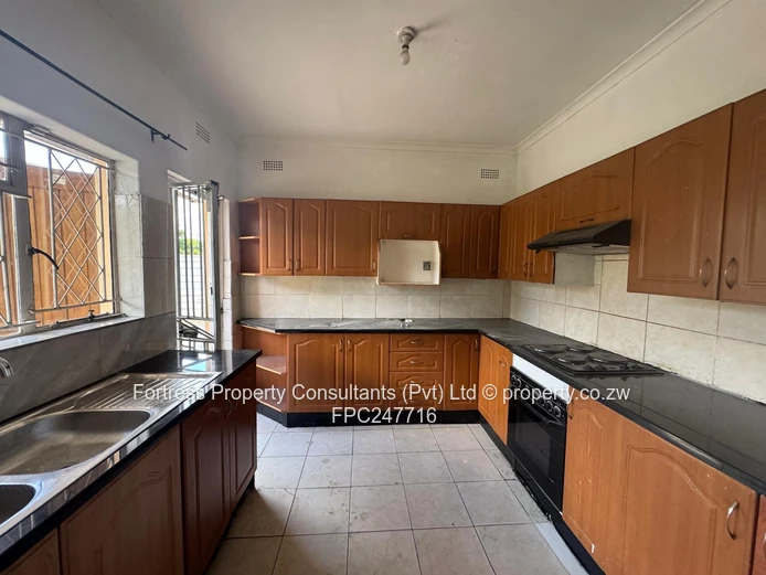 Braeside, Harare South 3-Bed House for Rent — Pool & Borehole