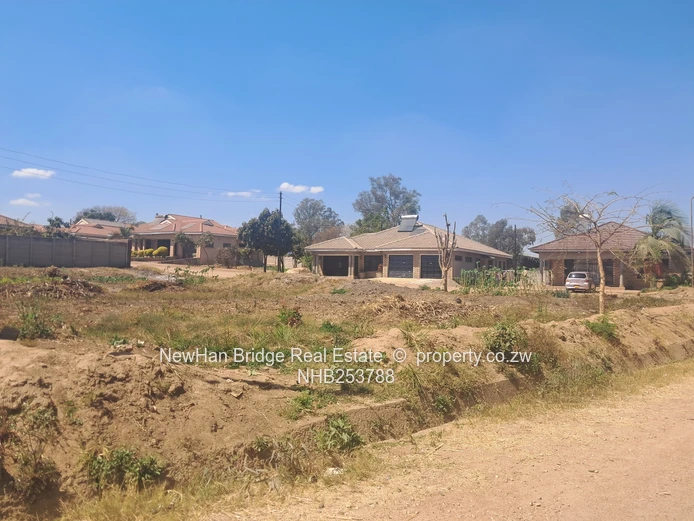 Sunlit 712m² Main-Road Corner Stand in Waterfalls — Tarred & Mains (Sole Mandate)