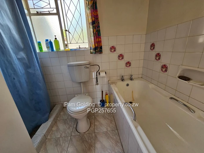 Comfortable 3-Bed Burnside Home