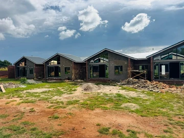 3 Bedroom Flat & Apartment