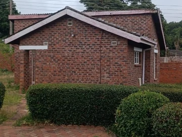 2 Bedroom Flat & Apartment