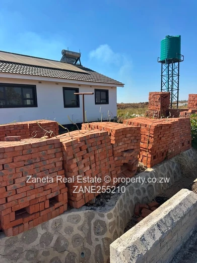 Pomona city stand with 2 bed cottage for sale