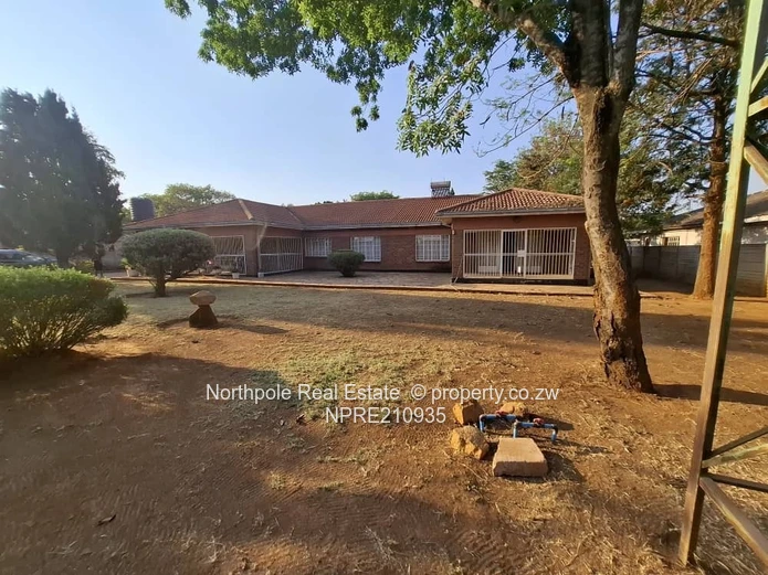 Nharira Spacious & Neat House Available For 1 December