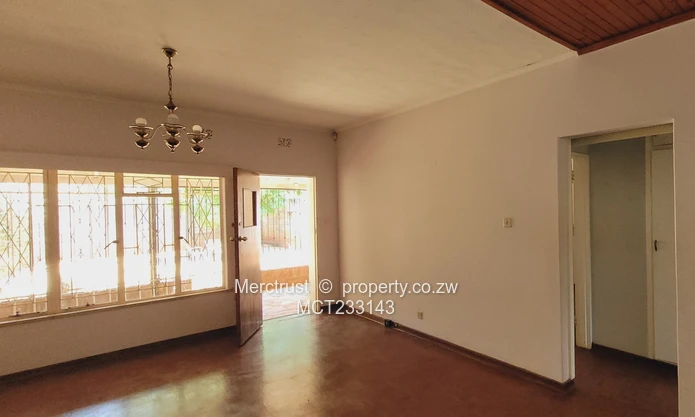 Neat simplex garden flat (Sole Mandate)