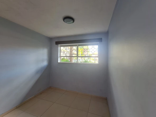 2 Bedroom Flat & Apartment