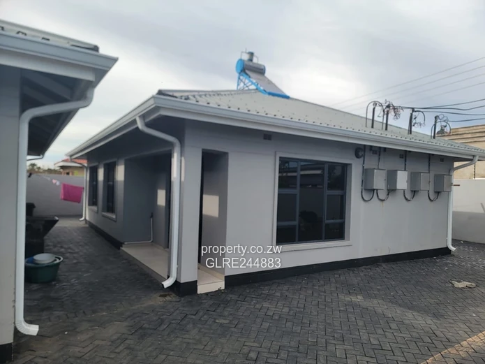 Freshly Renovated 3-Bed with Borehole in Madokero