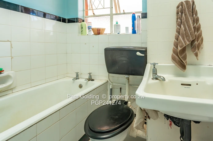  Neat one bed flat for sale!